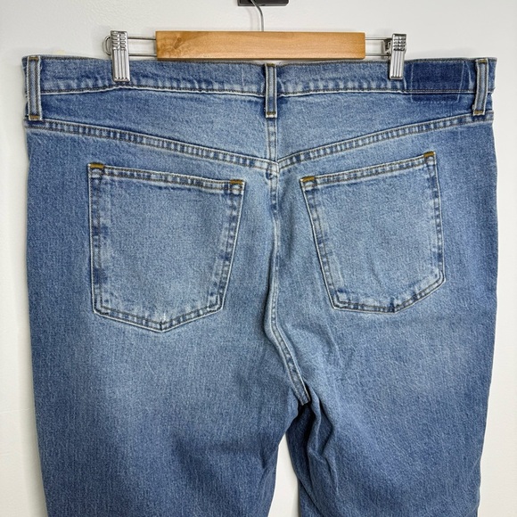 ABERCROMBIE NWT The 90’s Straight Ultra High Rise Jeans - Picture 7 of 7